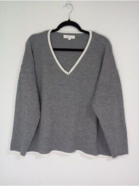 Klesis Womens Grey V-Neck Sweater Size M Textured Knit With White Trim